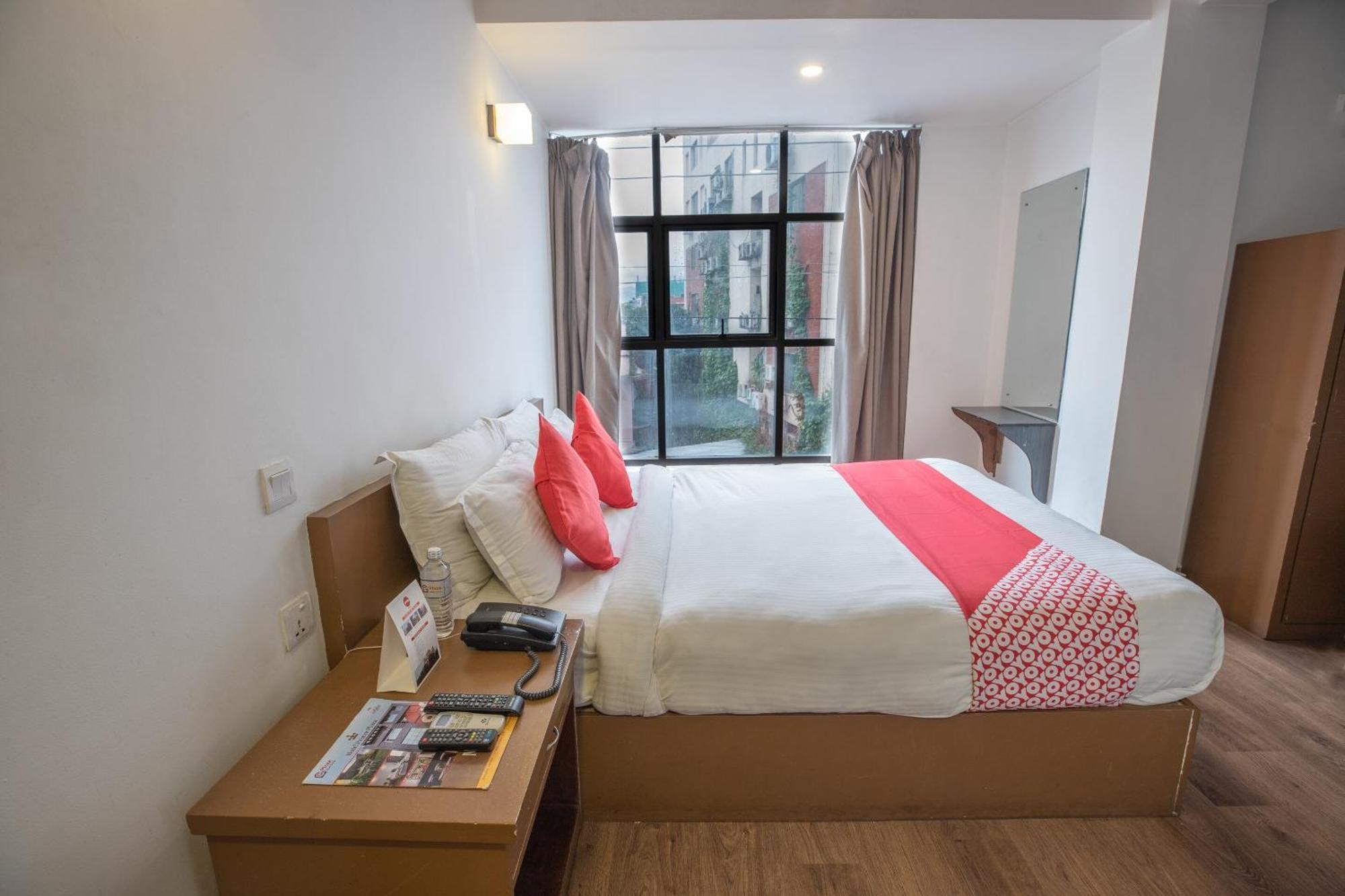Oyo 123 Hotel Prince Plaza 加德满都 外观 照片