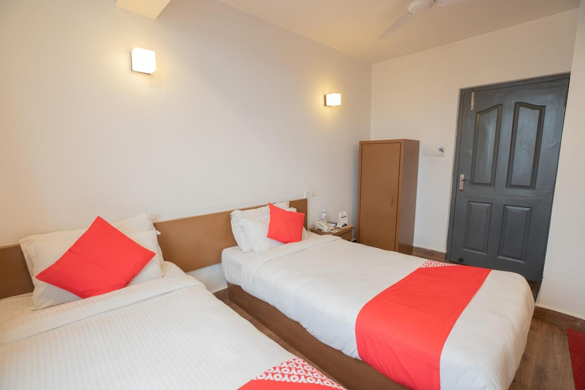Oyo 123 Hotel Prince Plaza 加德满都 外观 照片