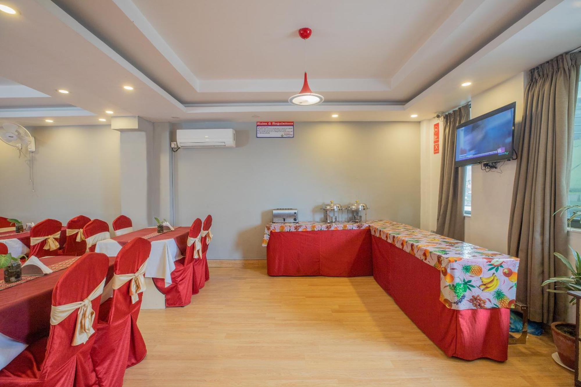 Oyo 123 Hotel Prince Plaza 加德满都 外观 照片