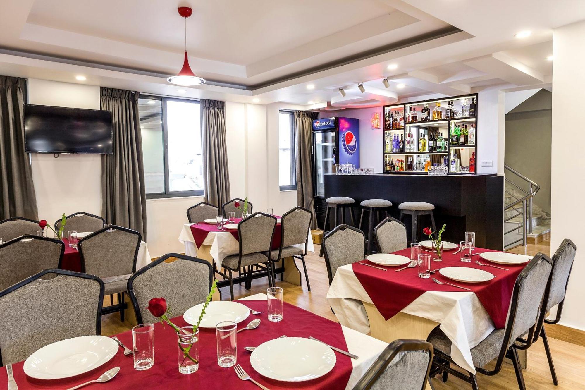 Oyo 123 Hotel Prince Plaza 加德满都 外观 照片